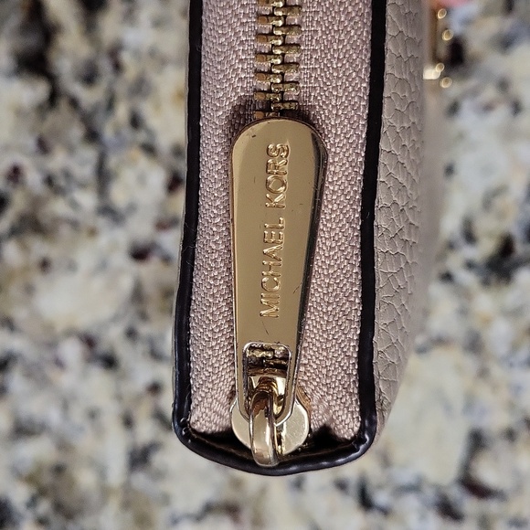 Michael Kors Ziparound Wallet - Picture 6 of 11